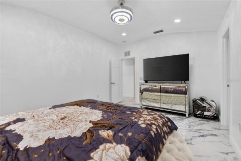 Casa en venta en Orange City, Florida, 5 dormitorios, 284.19 m2 № 2104743 - foto 28