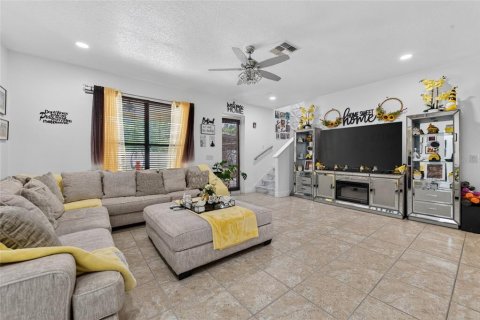 Casa en venta en Orange City, Florida, 5 dormitorios, 284.19 m2 № 2104743 - foto 13