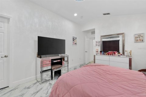 Casa en venta en Orange City, Florida, 5 dormitorios, 284.19 m2 № 2104743 - foto 21