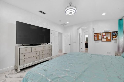 Casa en venta en Orange City, Florida, 5 dormitorios, 284.19 m2 № 2104743 - foto 23