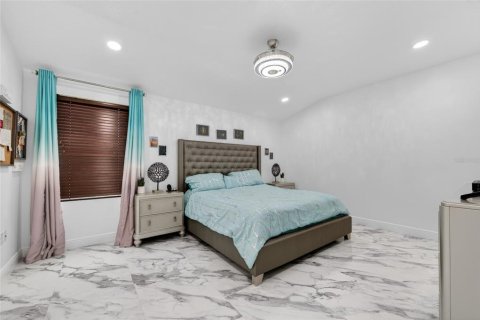 Casa en venta en Orange City, Florida, 5 dormitorios, 284.19 m2 № 2104743 - foto 22