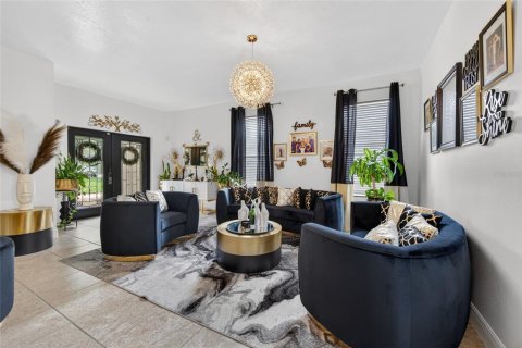 Casa en venta en Orange City, Florida, 5 dormitorios, 284.19 m2 № 2104743 - foto 4