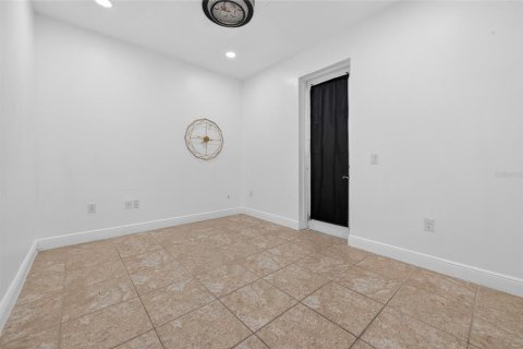 Casa en venta en Orange City, Florida, 5 dormitorios, 284.19 m2 № 2104743 - foto 30