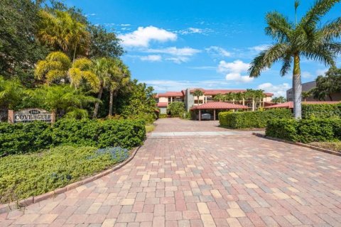 Condo in Saint Petersburg, Florida, 2 bedrooms  № 1538568 - photo 4