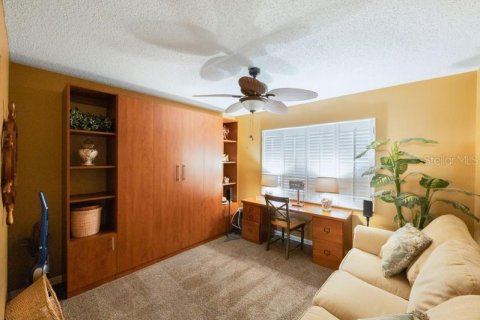 Condo in Saint Petersburg, Florida, 2 bedrooms  № 1538568 - photo 27