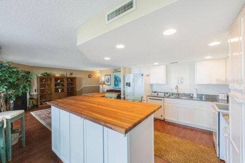 Condo in Saint Petersburg, Florida, 2 bedrooms  № 1538568 - photo 16