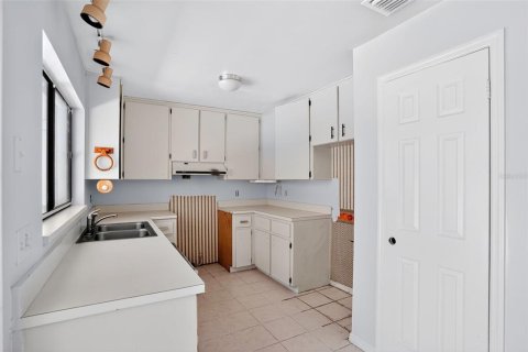 Casa en venta en Orlando, Florida, 3 dormitorios, 143.35 m2 № 1912216 - foto 11