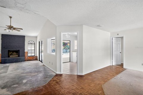 Casa en venta en Orlando, Florida, 3 dormitorios, 143.35 m2 № 1912216 - foto 4