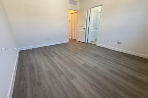 Touwnhouse à louer à Pembroke Pines, Floride: 3 chambres, 140 m2 № 1973656 - photo 7