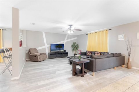 Купить виллу или дом в Киссимми, Флорида 11 комнат, 338.91м2, № 2111796 - фото 4