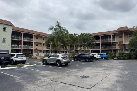 Condo in Pompano Beach, Florida, 2 bedrooms № 2044184