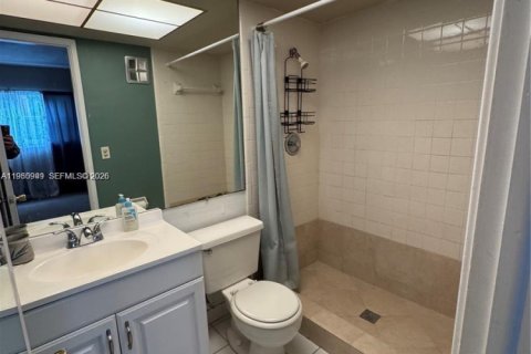 Condo in Pompano Beach, Florida, 2 bedrooms  № 2044184 - photo 8