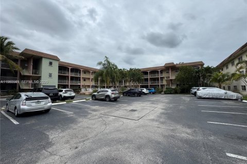 Condo in Pompano Beach, Florida, 2 bedrooms  № 2044184 - photo 16