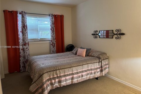 Condo in Pompano Beach, Florida, 2 bedrooms  № 2044184 - photo 12