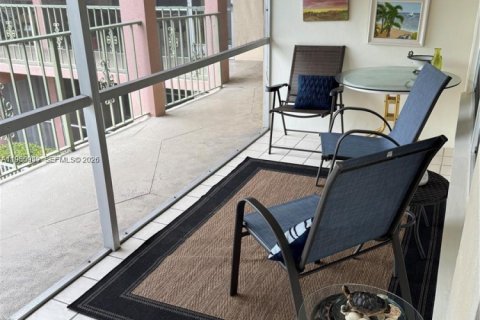 Condo in Pompano Beach, Florida, 2 bedrooms  № 2044184 - photo 4