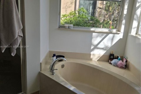 Villa ou maison à louer à Plantation, Floride: 4 chambres, 266.44 m2 № 2045549 - photo 17