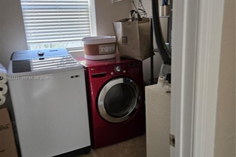 Villa ou maison à louer à Plantation, Floride: 4 chambres, 266.44 m2 № 2045549 - photo 5