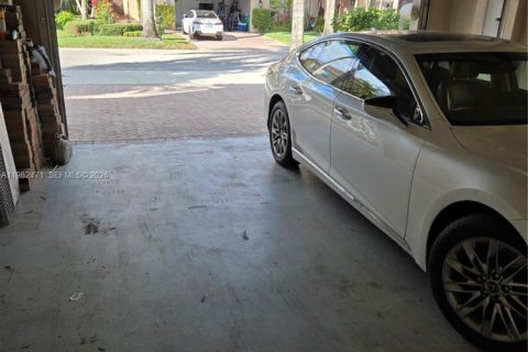 Villa ou maison à louer à Plantation, Floride: 4 chambres, 266.44 m2 № 2045549 - photo 4