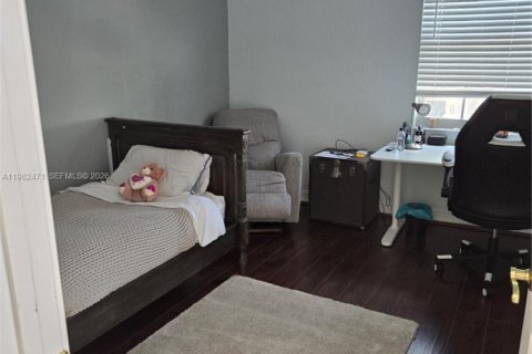 Villa ou maison à louer à Plantation, Floride: 4 chambres, 266.44 m2 № 2045549 - photo 12