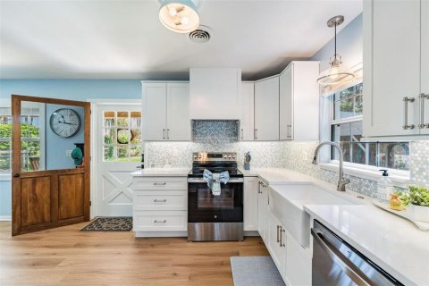 Casa en alquiler en Ocklawaha, Florida, 2 dormitorios, 146.32 m2 № 1915453 - foto 11