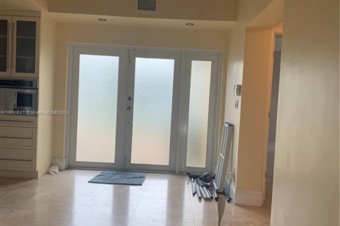 Villa ou maison à vendre à Sunny Isles Beach, Floride: 2 chambres, 129.51 m2 № 1892745 - photo 3