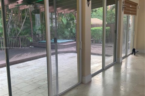 Villa ou maison à vendre à Sunny Isles Beach, Floride: 2 chambres, 129.51 m2 № 1892745 - photo 17