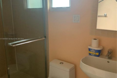 Villa ou maison à vendre à Sunny Isles Beach, Floride: 2 chambres, 129.51 m2 № 1892745 - photo 25