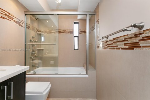 Condominio en venta en Hollywood, Florida, 2 dormitorios, 119.57 m2 № 1348144 - foto 17