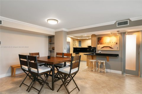 Condominio en venta en Hollywood, Florida, 2 dormitorios, 119.57 m2 № 1348144 - foto 11