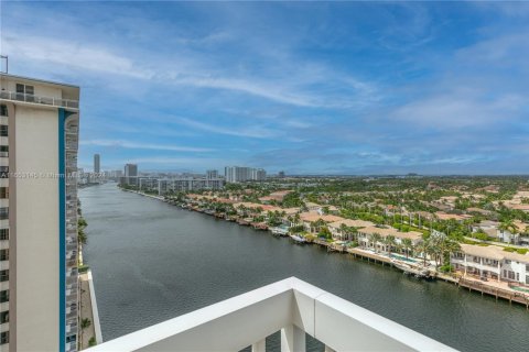 Condominio en venta en Hollywood, Florida, 2 dormitorios, 119.57 m2 № 1348144 - foto 5