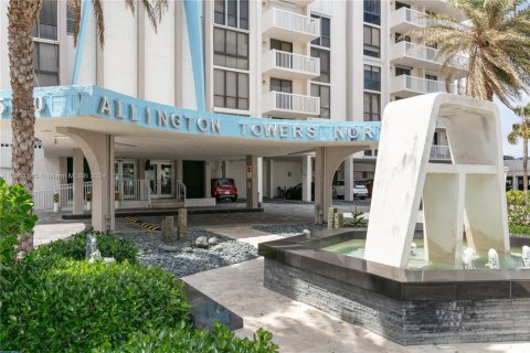 Condominio en venta en Hollywood, Florida, 2 dormitorios, 119.57 m2 № 1348144 - foto 2