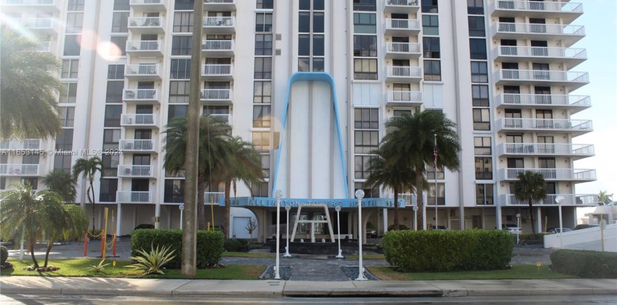 Condominio en Hollywood, Florida, 2 dormitorios  № 1348144