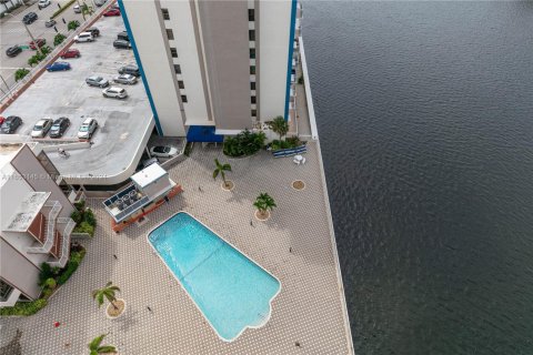 Condominio en venta en Hollywood, Florida, 2 dormitorios, 119.57 m2 № 1348144 - foto 29