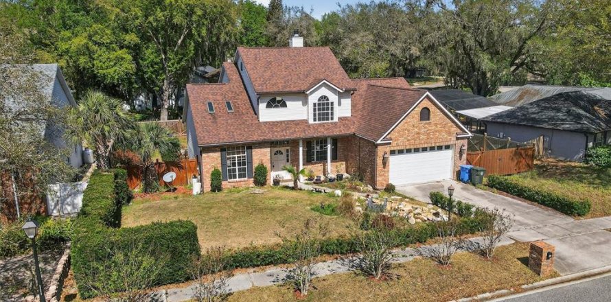 Villa ou maison à Oviedo, Floride 4 chambres, 213.95 m2 № 2211074