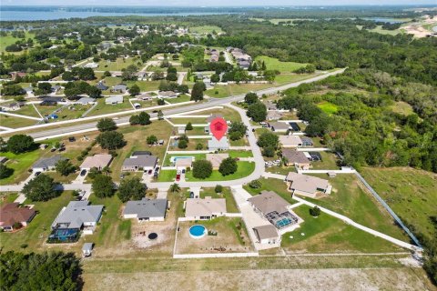 House in Winter Haven, Florida 4 bedrooms, 168.06 sq.m. № 1751889 - photo 14