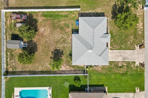 House in Winter Haven, Florida 4 bedrooms, 168.06 sq.m. № 1751889 - photo 9