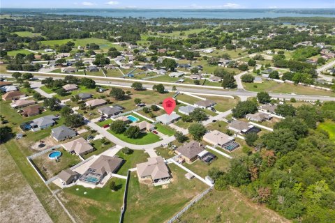 House in Winter Haven, Florida 4 bedrooms, 168.06 sq.m. № 1751889 - photo 13
