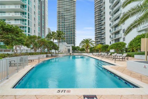 Condominio en venta en Miami, Florida, 1 dormitorio, 91.23 m2 № 1863130 - foto 19