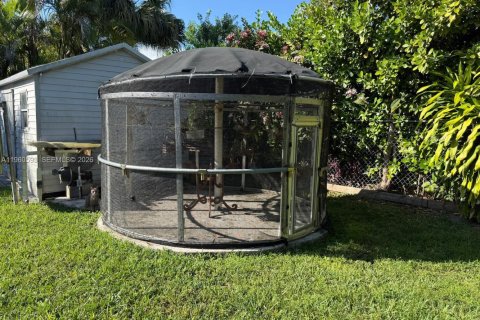 Casa en venta en Miami, Florida, 5 dormitorios, 291.71 m2 № 2027645 - foto 24