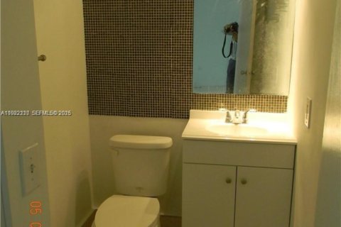 Copropriété à louer à North Miami Beach, Floride: 1 chambre, 74.69 m2 № 1976944 - photo 9
