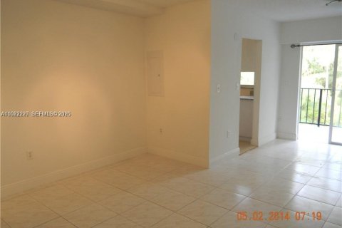 Copropriété à louer à North Miami Beach, Floride: 1 chambre, 74.69 m2 № 1976944 - photo 1