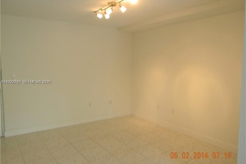 Copropriété à louer à North Miami Beach, Floride: 1 chambre, 74.69 m2 № 1976944 - photo 3