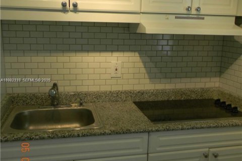Copropriété à louer à North Miami Beach, Floride: 1 chambre, 74.69 m2 № 1976944 - photo 14