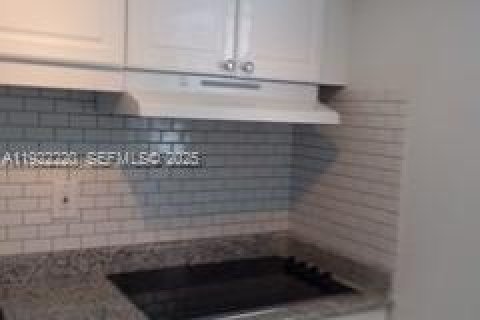 Copropriété à louer à North Miami Beach, Floride: 1 chambre, 74.69 m2 № 1976944 - photo 15