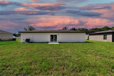 House in Palm Bay, Florida 3 bedrooms, 116.13 sq.m. № 1944472 - photo 28