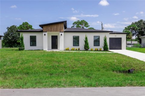 House in Palm Bay, Florida 3 bedrooms, 116.13 sq.m. № 1944472 - photo 3