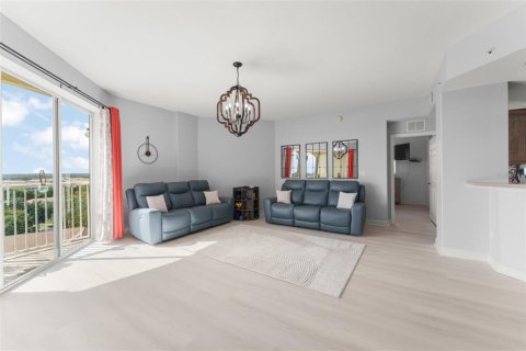 Condo in Orlando, Florida, 3 bedrooms № 2204207 - photo 26