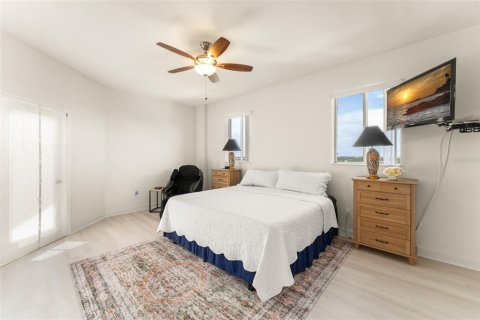 Condo in Orlando, Florida, 3 bedrooms № 2204207 - photo 28