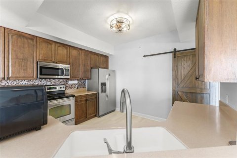 Condo in Orlando, Florida, 3 bedrooms № 2204207 - photo 21