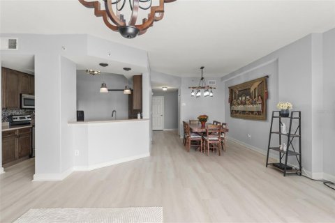 Condo in Orlando, Florida, 3 bedrooms № 2204207 - photo 24